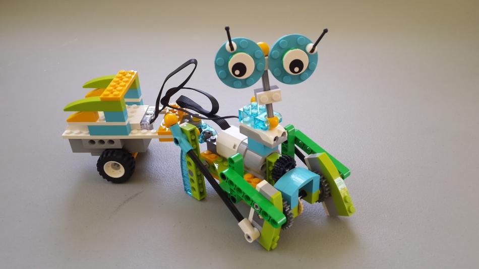 Кружок робототехники в детском центре